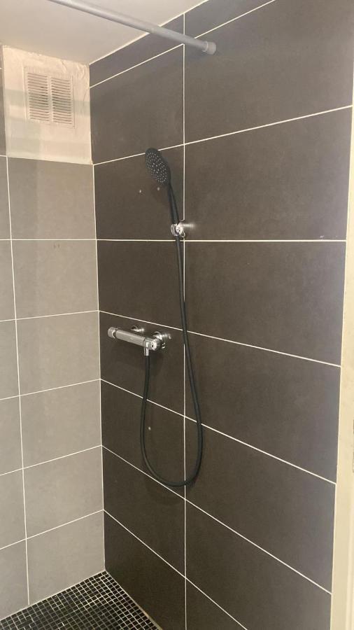 Studio - Carre De Soie Vaulx En Velin Ngoại thất bức ảnh
