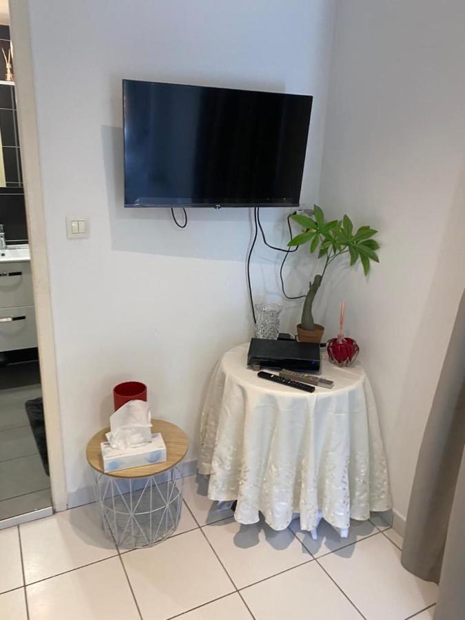 Studio - Carre De Soie Vaulx En Velin Ngoại thất bức ảnh
